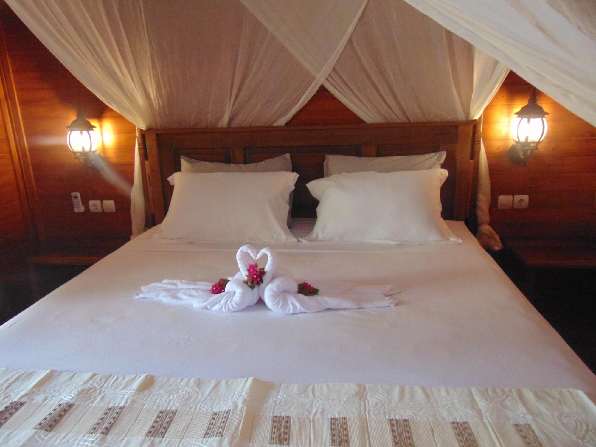 Ings Garden Hotel Gili Air Exterior photo
