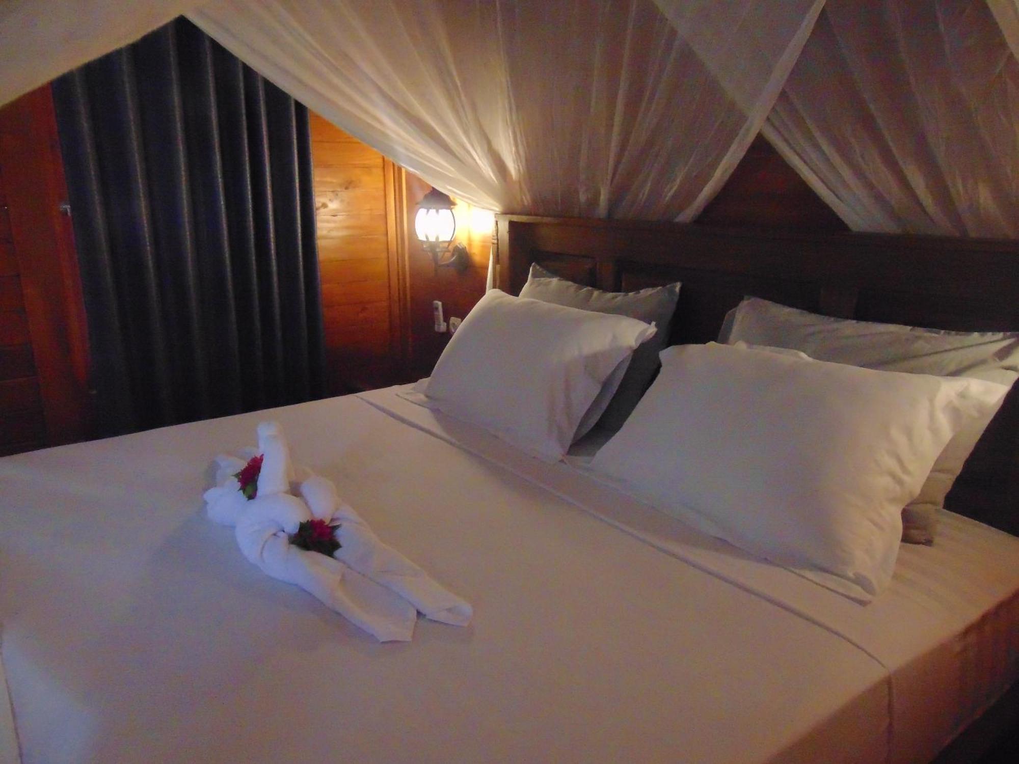 Ings Garden Hotel Gili Air Exterior photo