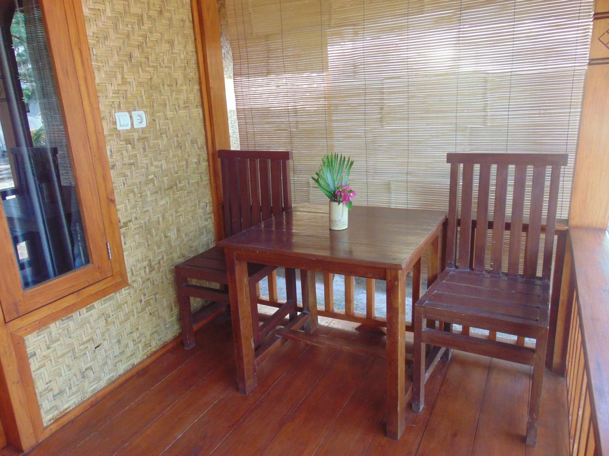 Ings Garden Hotel Gili Air Exterior photo