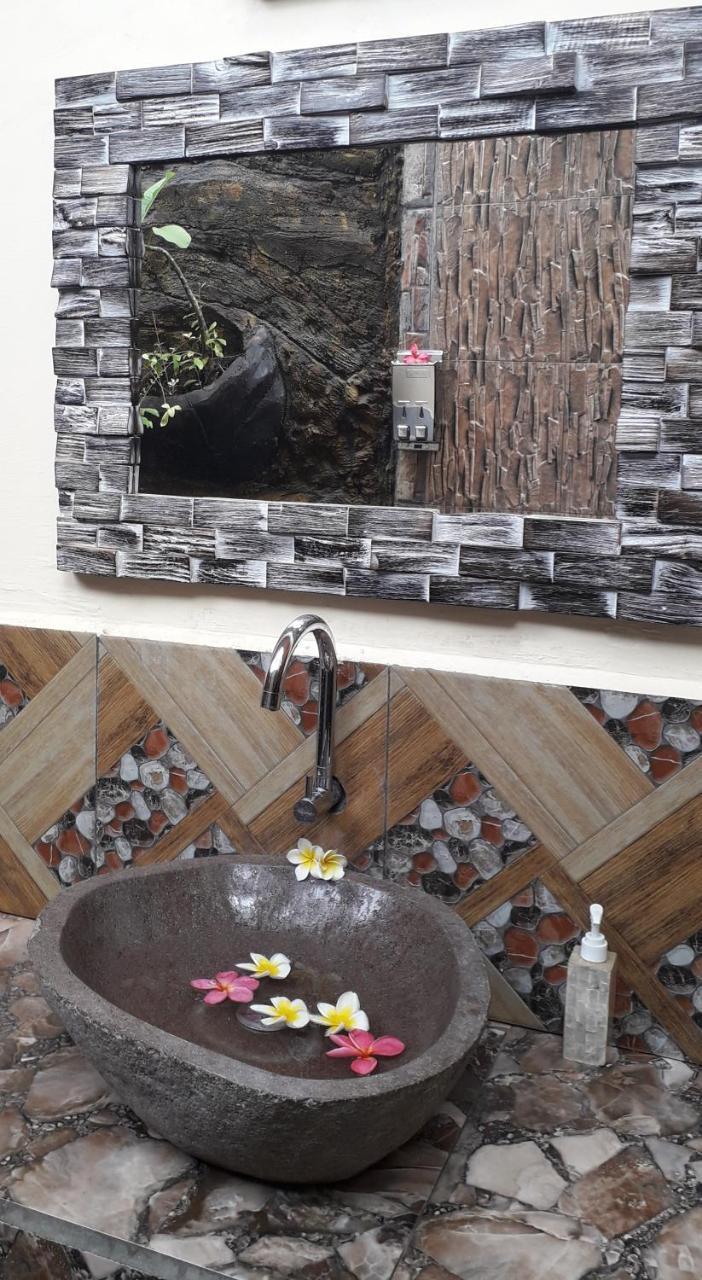 Ings Garden Hotel Gili Air Exterior photo