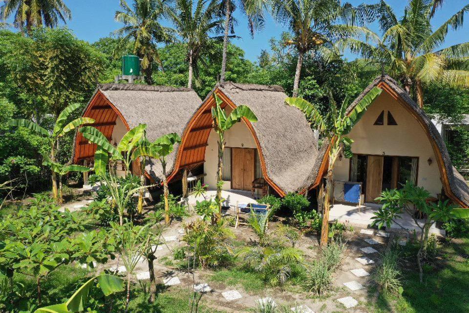 Ings Garden Hotel Gili Air Exterior photo