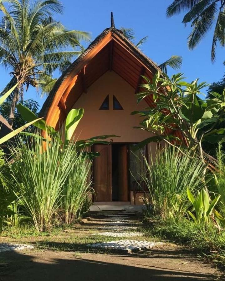Ings Garden Hotel Gili Air Exterior photo