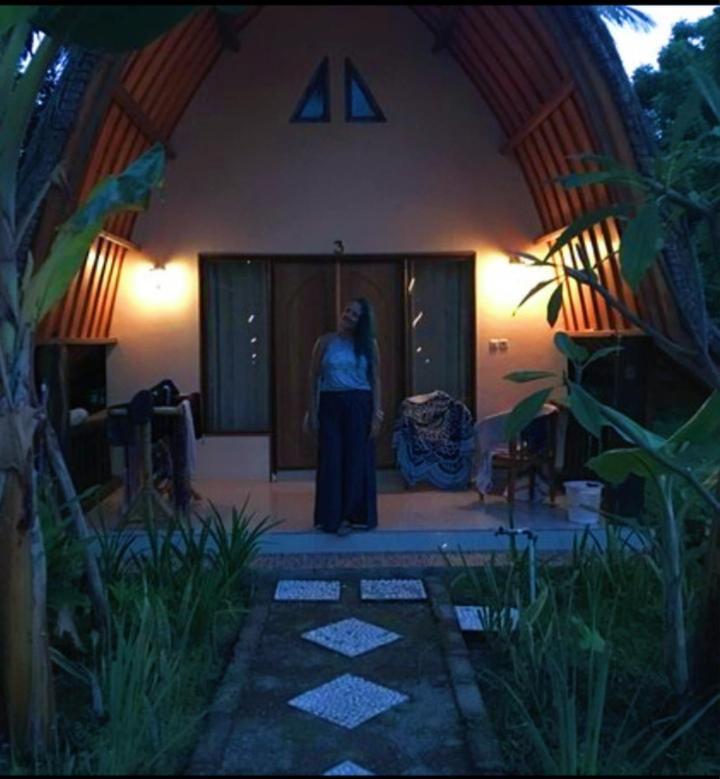Ings Garden Hotel Gili Air Exterior photo